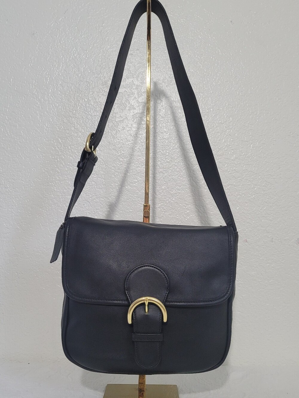 Vintage Coach 4164 Black Leather Bedford Flap Saddle Shoulder Bag Made in USA